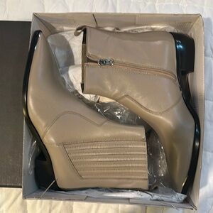 NWT Mint Velvet Rosie Taupe Low Western Boot, size 41, US 10